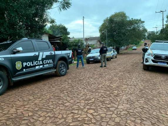 Policiais do 14º BPM e do 7º RPMON também participaram da ação
