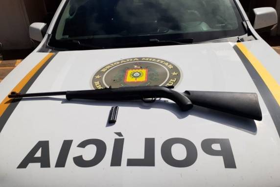 Na madrugada e manhã desta sexta-feira (4/9) os policiais militares do 1º Batalhão Rodoviário da Brigada Militar (1º BRBM) realizaram a prisão de três homens pelo crime de abigeato na rodovia ERS-342 no município de Cruz Alta
