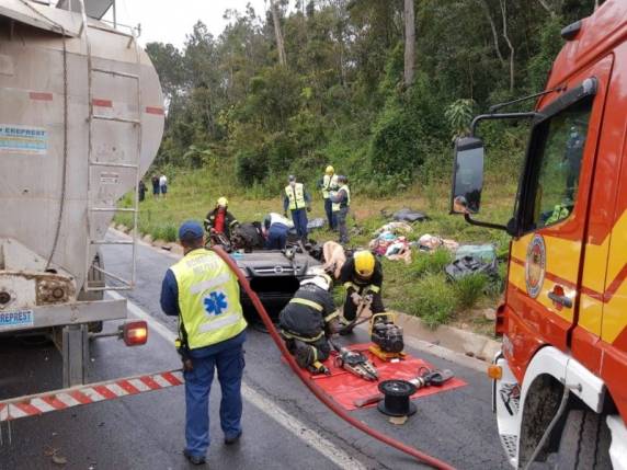 PRF e PMRv registraram 17 mortes nas rodovias federais e estaduais catarinense desde sexta. Em Brusque, motociclista foi atropelado por motorista embriagado