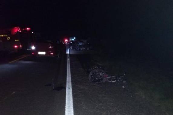Condutor da CG Titan, um homem de 26 anos, não resistiu à colisão