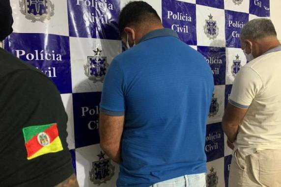 Pai e filho tinham mandado de prisão por morte envolvendo briga entre famílias ligadas ao tráfico