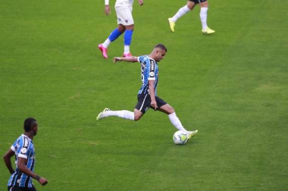Tricolor saiu perdendo, e Diego Souza igualou o jogo no segundo tempo