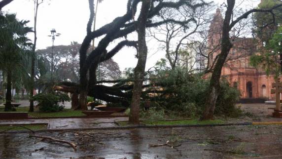 Temporal castiga cidade de Santo Ângelo - foto 2