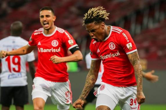 Boschilia, nos acréscimos, garantiu os três pontos para o time de Eduardo Coudet