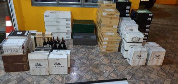 Policiais rodoviários apreendem carga de bebidas em Santa Rosa - foto 3