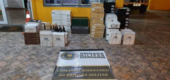 Policiais rodoviários apreendem carga de bebidas em Santa Rosa - foto 2