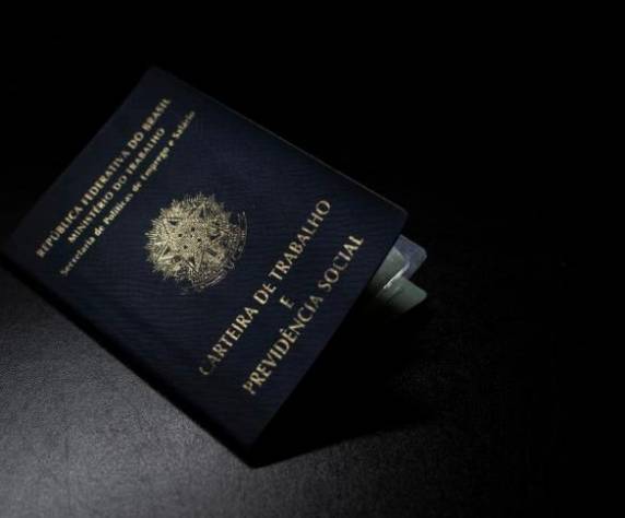 MP que trata sobre a redução e a suspensão dos contratos não prevê dispositivo que garanta o valor integral da gratificação aos trabalhadores. Férias também podem ter impacto
