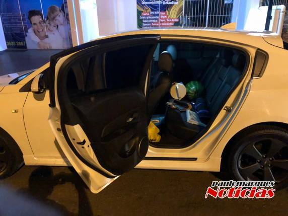 Veículo atinge carro estacionado, atropela motorista e condutor foge do local, em Três de Maio - foto 2