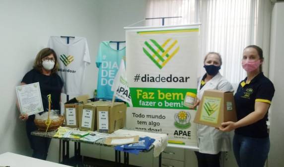 Diretora Nadir Gabe participou do encontro virtual nesta semana