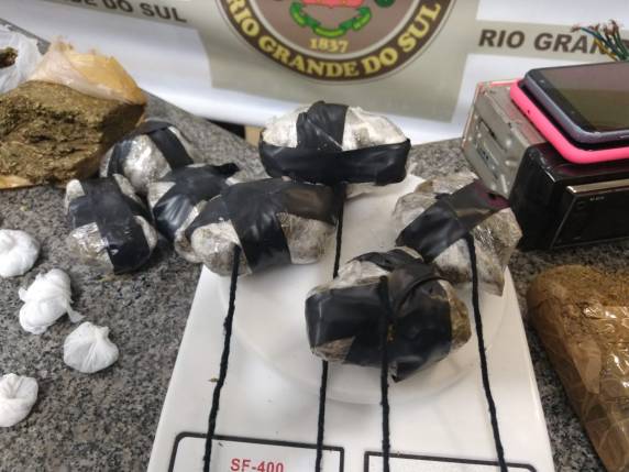 Brigada Militar de Ijuí prende casal por tráfico de entorpecentes - foto 3