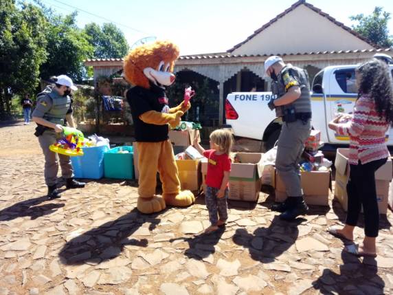 Brigada Militar de Três de Maio promove ação em homenagem ao Dia da Criança - foto 2