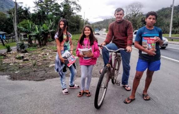 A história de Edemilson tornou-se conhecida no Brasil e uma vaquinha foi criada para ajudar a família a comprar computador e instalar internet