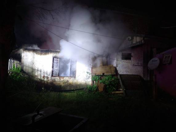 Homem é acusado de incendiar a própria residência da família em Passo Fundo - foto 2