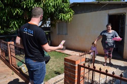 Boa ação da Lancheria e Sorveteria Q-Fria distribuiu centenas de picolés no Dia das Crianças em Crissiumal - foto 2