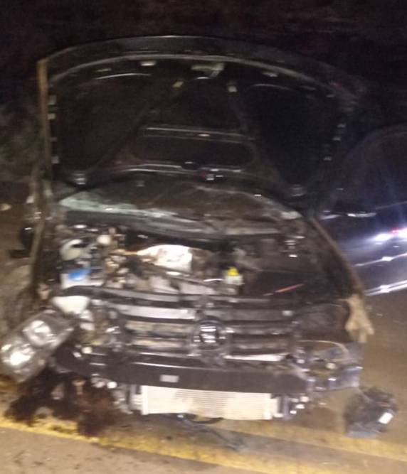 Acidente aconteceu na madrugada desta sexta-feira, na SC-451, em Curitibanos. Motorista de 21 anos e outros dois passageiros foram encaminhados ao hospital em estado grave
