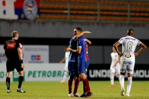 Partida fechou a 17ª rodada nesta segunda e garantiu o Colorado na ponta com o Flamengo