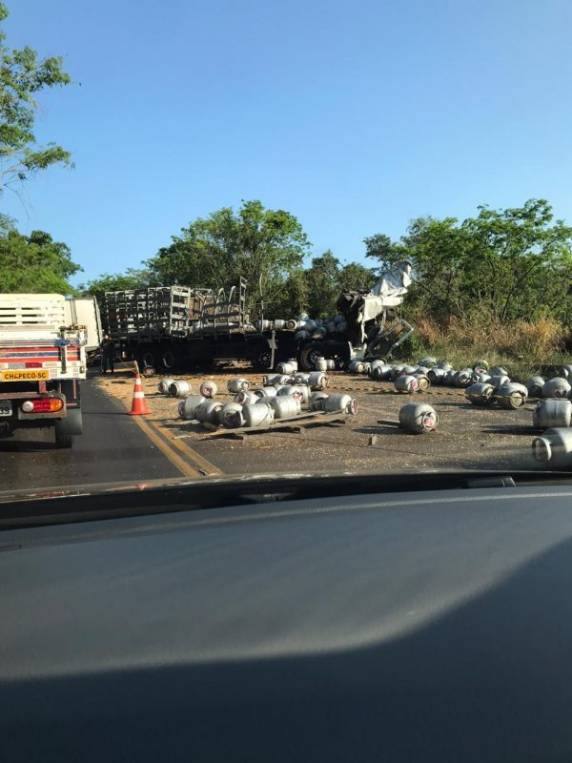 O acidente foi atendido pelos Bombeiros de Nonoai (RS) às 5h55 desta terça-feira (20). Polícia Militar Rodoviária Estadual também foi chamada por conta do trânsito lento