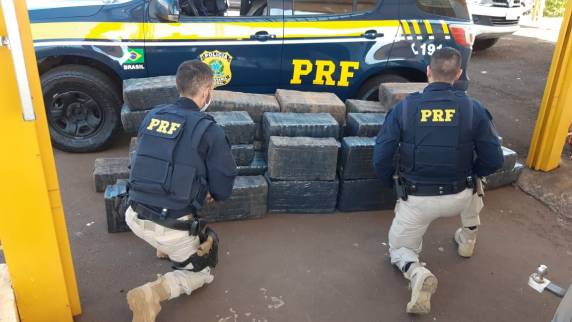 PRF prende organização criminosa transportando quase uma tonelada de maconha em Palmeira das Missões - foto 2