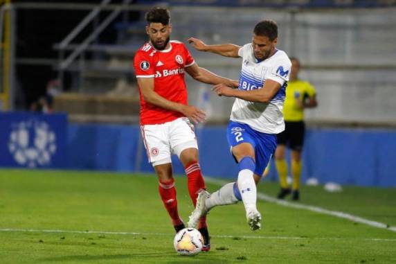 Colorado abriu placar com D'Alessandro, mas foi derrotado com dois gols de Zampedri