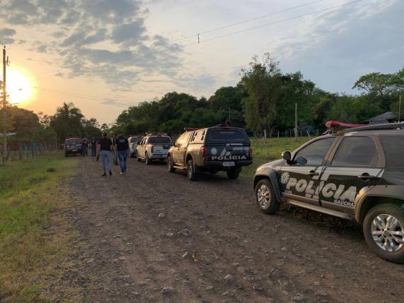 Polícia Civil e Brigada Militar realizam na manhã desta sexta (23/10) ação da Operação Hórus. Dois homens foram presos