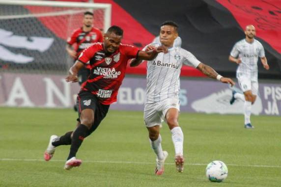 Atuando com time reserva, equipe de Renato Portaluppi buscou vitória atuando fora de casa