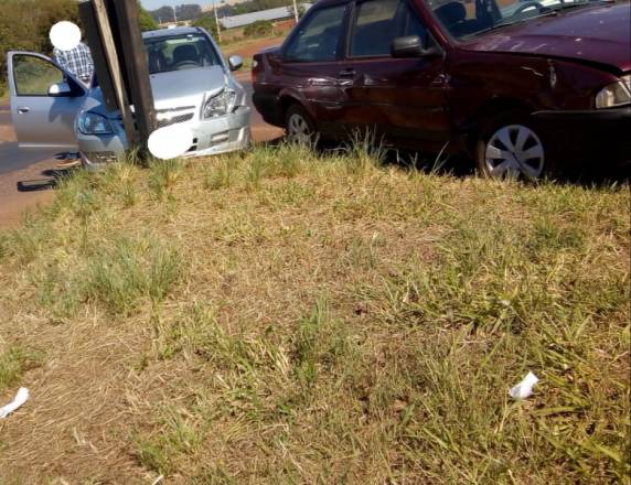 Acidente com danos materiais no trevo da BR 285 com a ERS 342 em Ijuí - foto 2