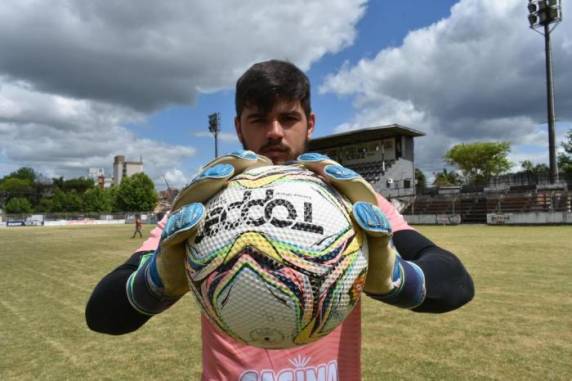 Leonardo Konzen, que ilustrou reportagem sobre o fim das competições, acertou seu retorno ao esporte, no Santa Cruz