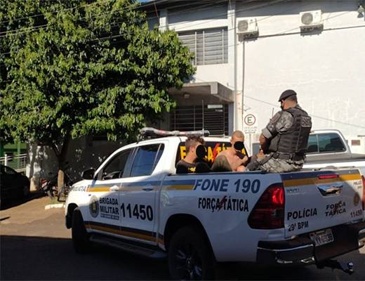 Os criminosos teriam efetuado disparos contra uma residência e ateado fogo no local, em Ijuí, no Noroeste do RS