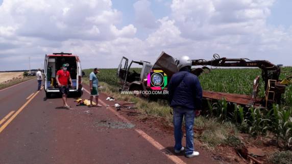 Saída de pista de caminhão deixa homem ferido na ERS 317 em Redentora - foto 2