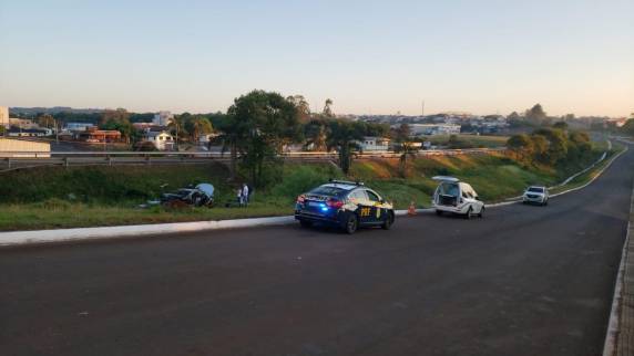 Acidente aconteceu na madrugada em uma das marginais da BR 153