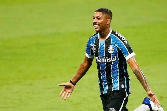 Além do novo camisa 10, Pepê, Diego Souza e Churín balançaram as redes do adversário