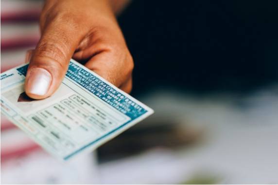 Medida entrará em vigor no dia 1º de dezembro e estabelece cronogramas para a retomada de serviços, como renovação de CNH e transferência de veículos