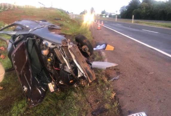 Acidente ocorreu na madrugada desta quinta-feira, na altura do km 363 da rodovia