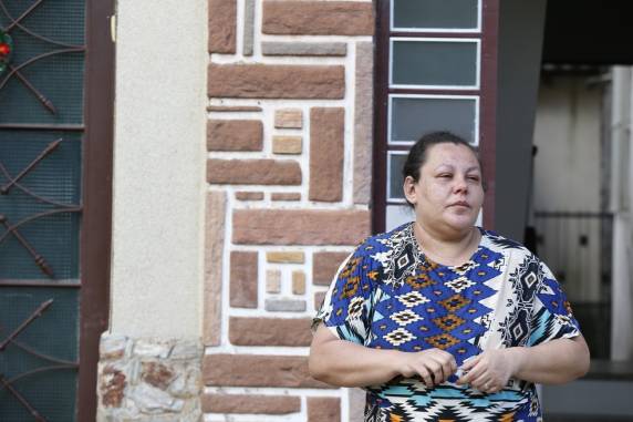 João Alberto Silveira Freitas, de 40 anos, foi espancado e morto por dois homens brancos, na noite desta quinta-feira (19). Milena Borges Alves, de 43 anos, tentou ajudar o marido, mas foi empurrada