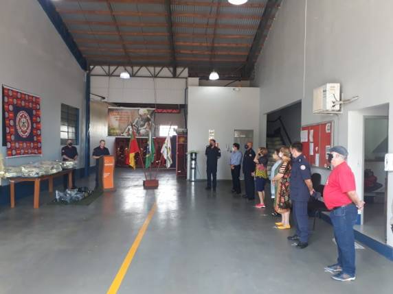 Comandante Geral do Corpo de Bombeiros entrega equipamentos para a corporação de Três de Maio - foto 6