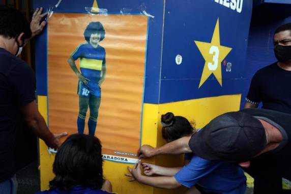 Torcedores homenageiam Maradona na Argentina e na Itália - foto 3