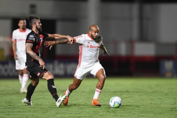 Resultado deixou a equipe colorada a cinco pontos do líder Atlético-MG