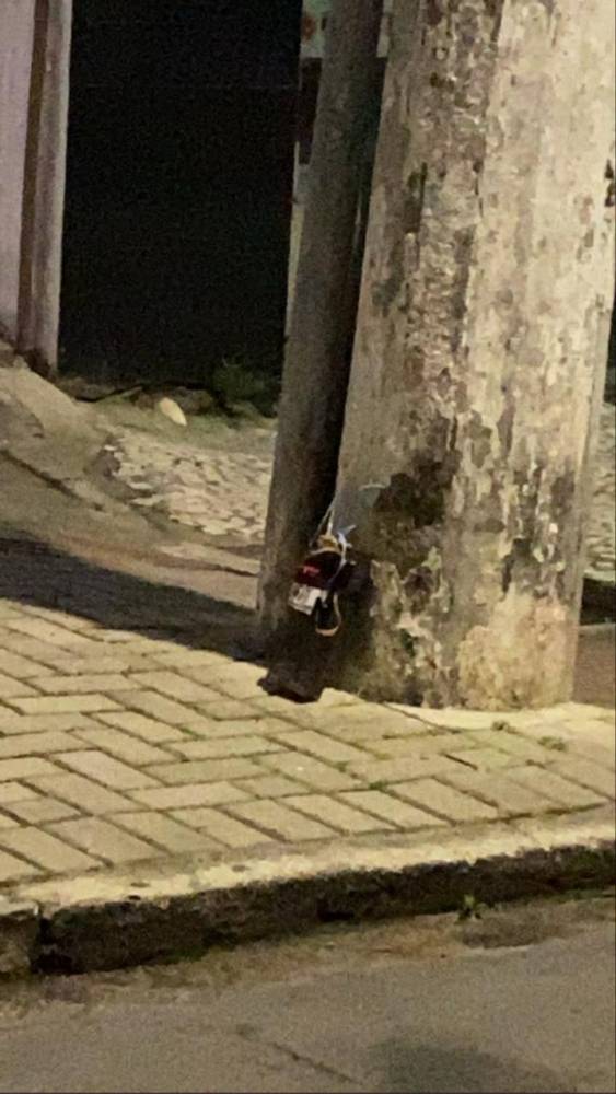 Criminosos armados assaltam bancos, fazem reféns e sitiam Criciúma - foto 4