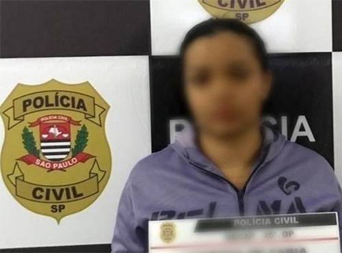 Encontrada na zona sul de SP, ela foi presa pelos crimes de posse ilegal de armas e tráfico de drogas. Todos os objetos foram apreendidos