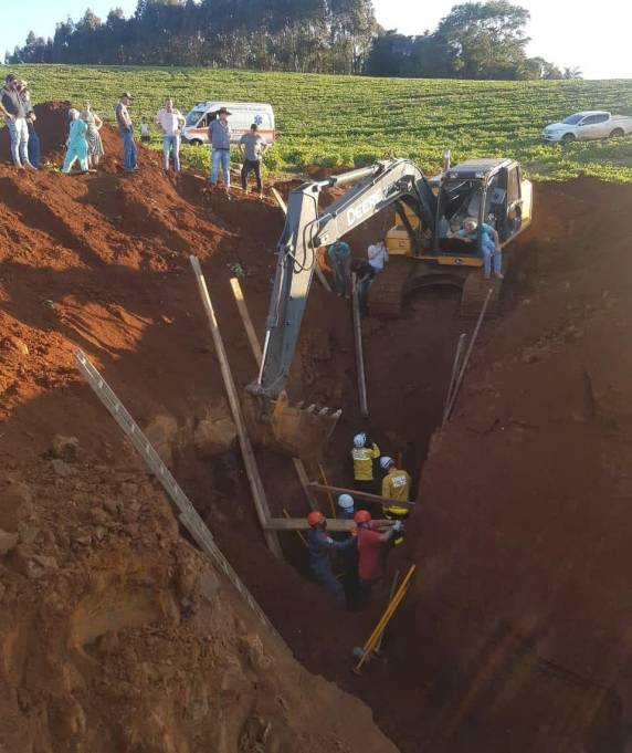 Idoso morre soterrado após cair em vala em município do Oeste Catarinense - foto 3