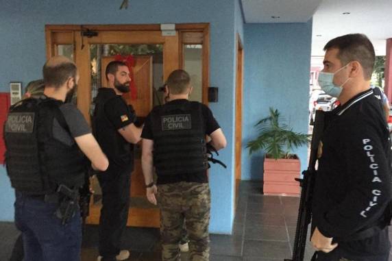 Polícia Civil combate quadrilha que roubava carros de luxo na Região Metropolitana - foto 4
