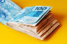 Em agosto, governo divulgou proposta de orçamento de 2021 com salário mínimo no valor de R$ 1.067. Porém, com nova estimativa de inflação, valor deve ser maior