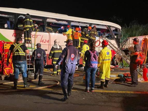 Acidente ocorreu na Rodovia Assis Chateaubriand, região de Parapuã, a 660 km de São Paulo. Ônibus saiu do Pará e seguia para o Rio Grande do Sul