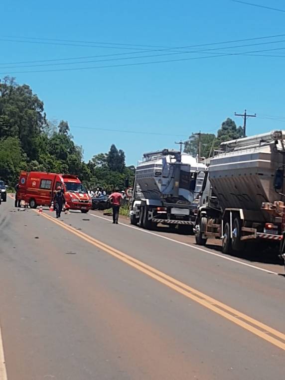 Acidente envolve automóvel e carreta na RS 344 em Santa Rosa - foto 3