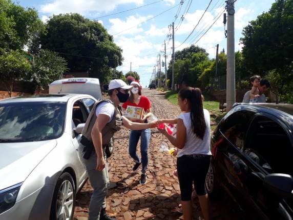 Rádio Colonial e Brigada Militar fazem a alegria das crianças com a distribuição de brinquedos - foto 10