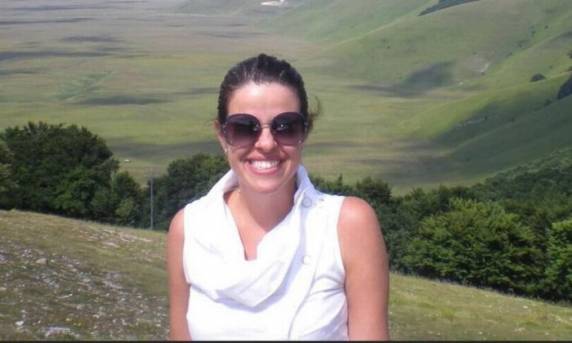Viviane Vieira do Amaral Arronenzi foi morta na véspera de Natal na frente das filhas; o ex-marido foi preso em flagrante