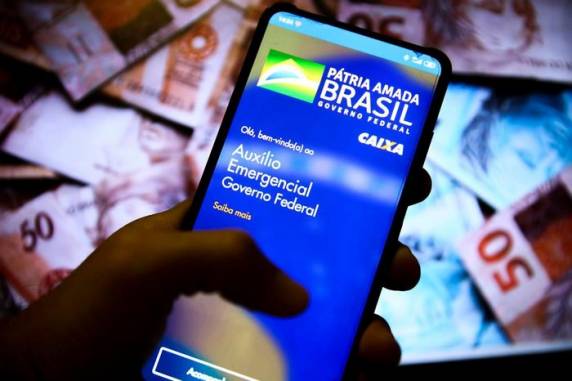 Programa, que já repassou R$ 12,1 bilhões no RS, estimulou consumo nos últimos meses. Término está previsto para virada do ano