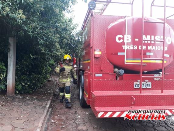 Incêndio destrói residência no bairro Pró-Morar em Três de Maio - foto 5