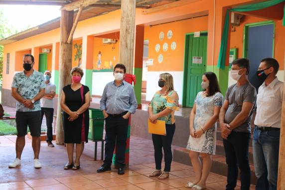 As inaugurações tratam-se de uma escola de educação infantil e outra assumida pelo município para dar continuidade aos trabalhos na educação