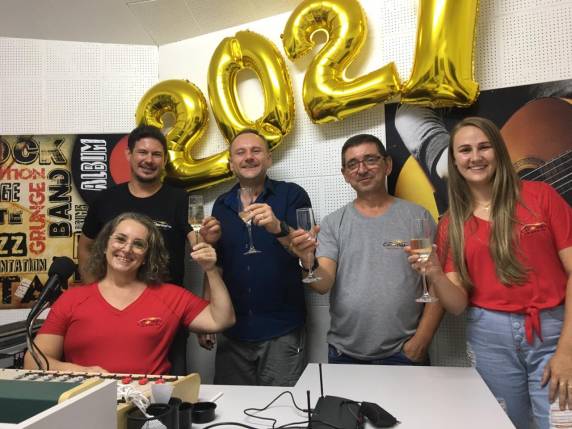 Rádio Colonial e Super Benedetti sortearam R$ 5 mil em dinheiro - foto 9